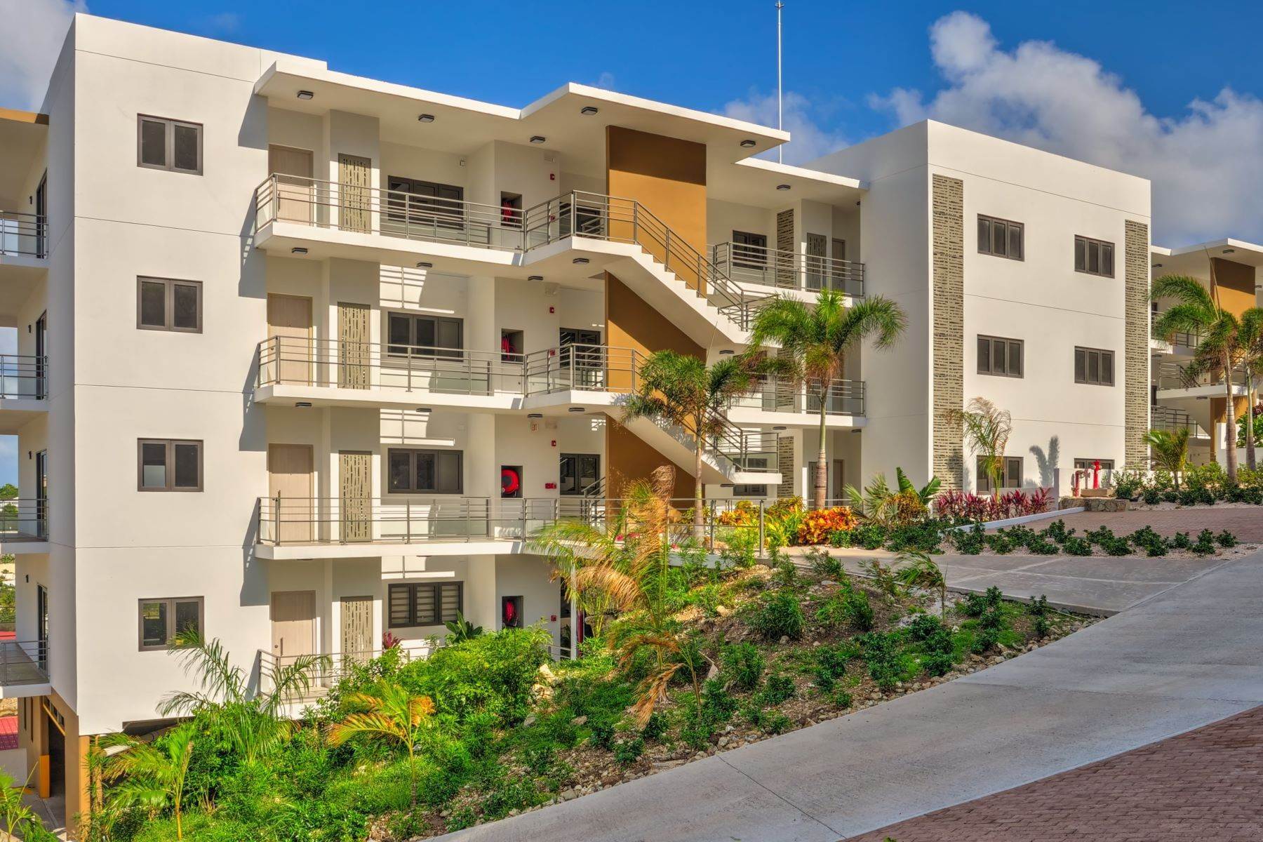 3. Condominiums por un Venta en Lajas Residence 2 bedroom Pointe Blanche, St. Maarten