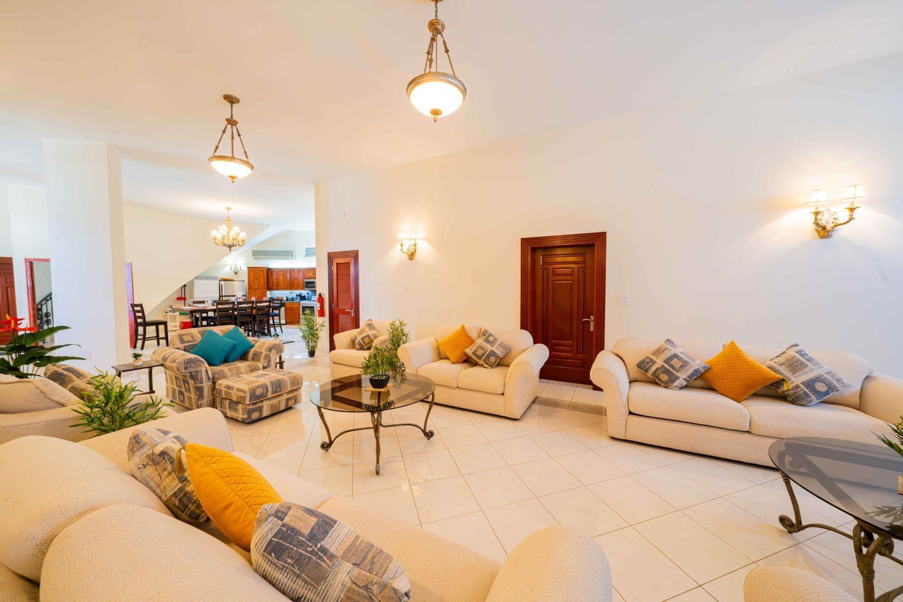 25. Single Family Homes for Sale at Villa Kimon Belair, St. Maarten