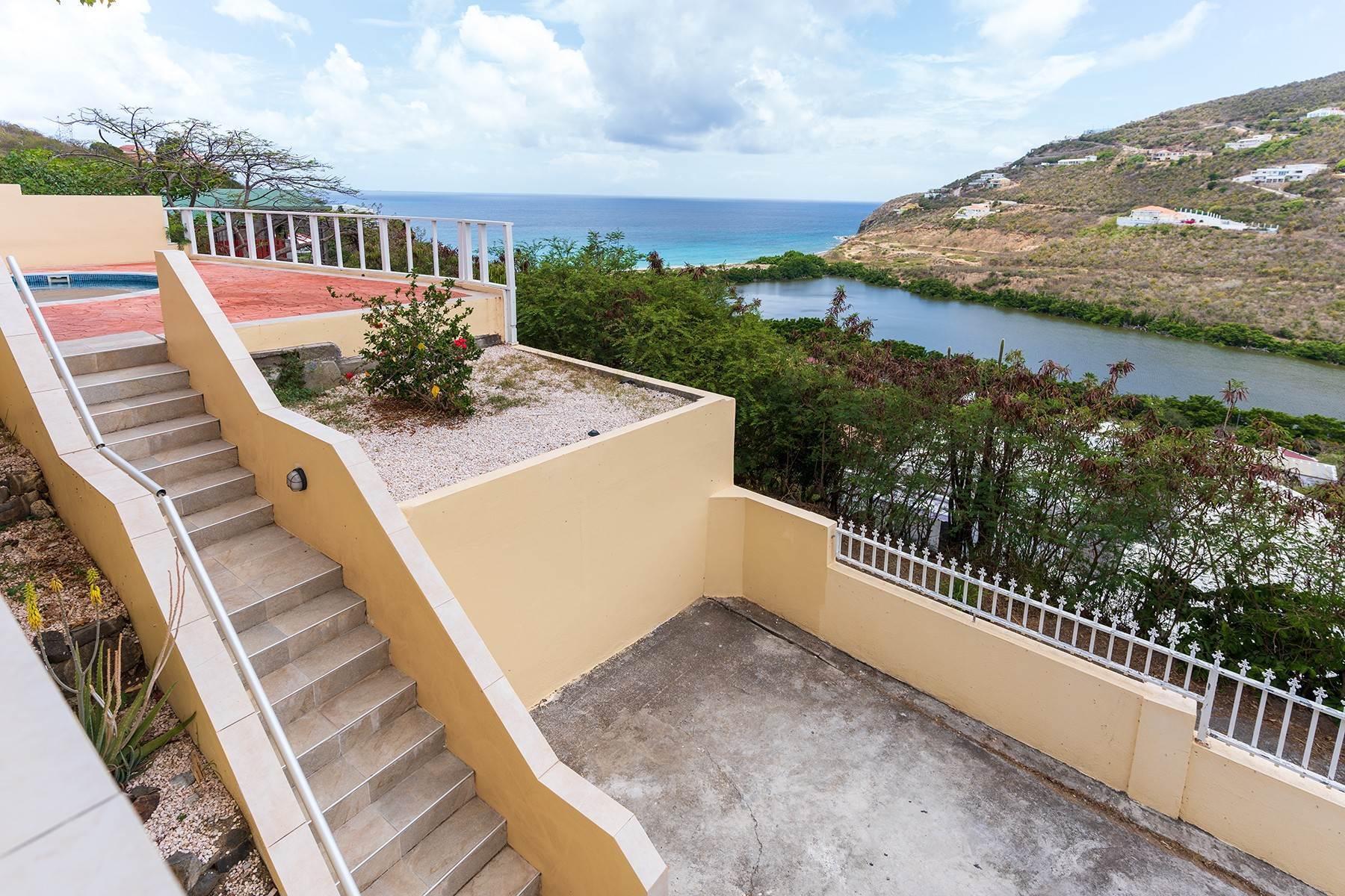 28. Single Family Homes for Sale at Villa Jeannette Belair, St. Maarten